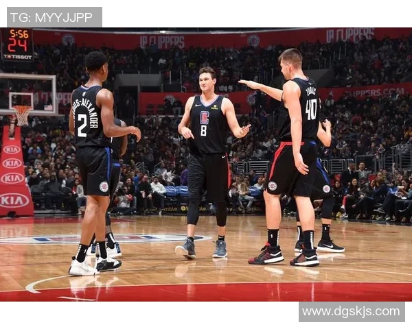 2016年季后赛第五场开拓者与快船激战回顾与精彩瞬间分析