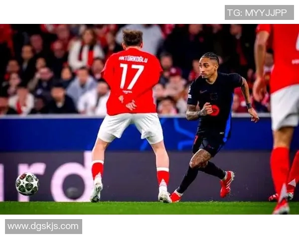 2015年欧冠四分之一决赛拜仁慕尼黑对阵巴萨的精彩对决回顾与分析