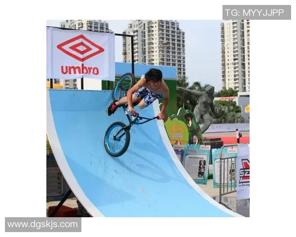 深圳飞盘队的蜕变与成长:极限运动会中的奋斗与荣耀之路 深圳飞盘队的蜕变与成长:极限运动会中的奋斗与荣耀之路